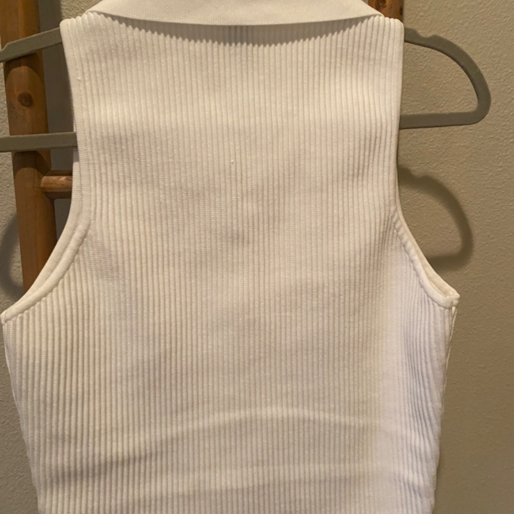 Vest - Picture 2 of 3
